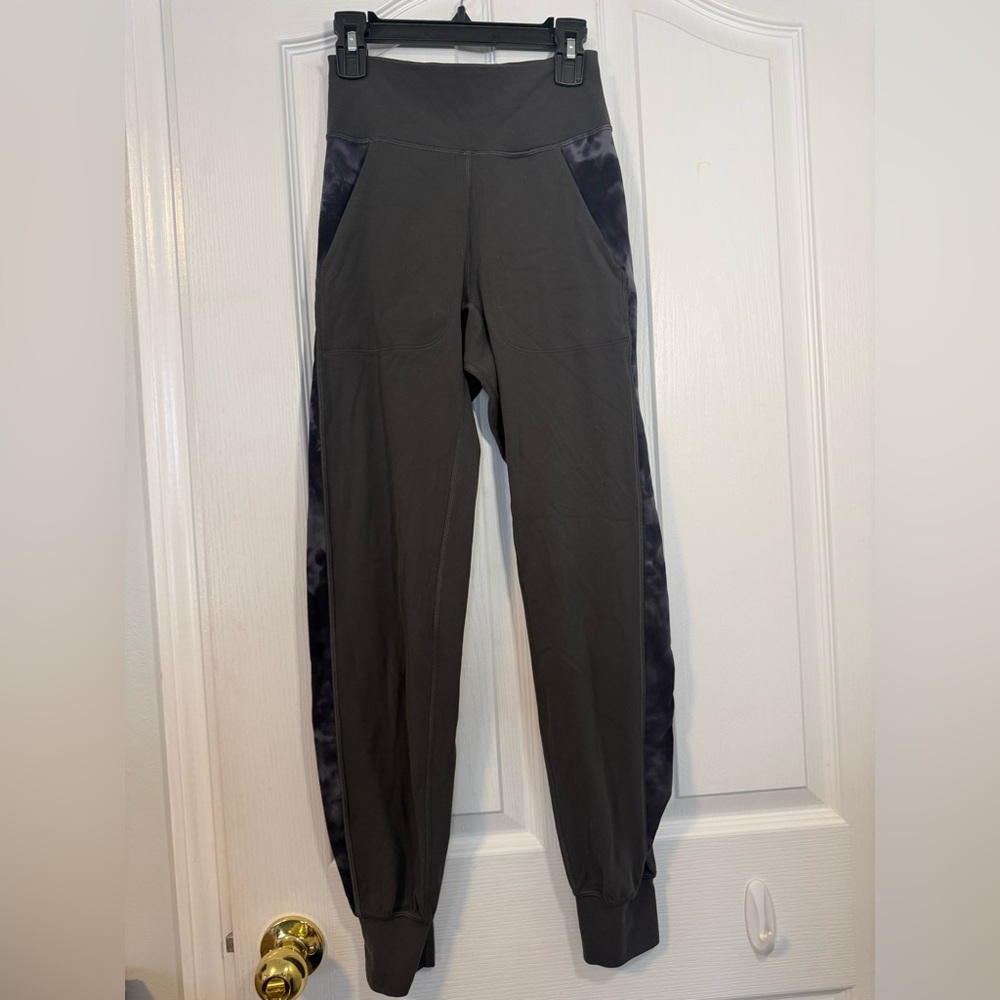 Lululemon Pants Womens 2 Align Jogger
Track Stripe Graphite Gray